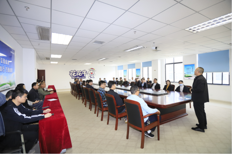 增強(qiáng)消防意識(shí)，筑牢安全底線丨花花牛乳業(yè)集團(tuán)組織消防應(yīng)急演練