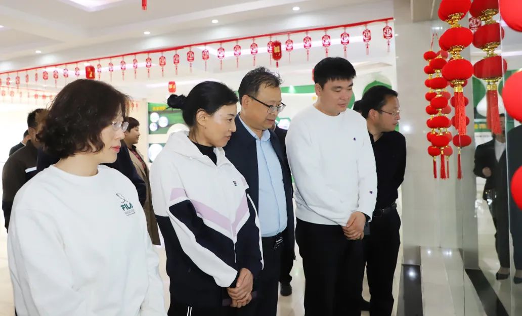 花花牛丨駐馬店市遂平縣政協(xié)黨組書記、主席張衛(wèi)東一行蒞臨花花牛魯山瑞亞牧場參觀