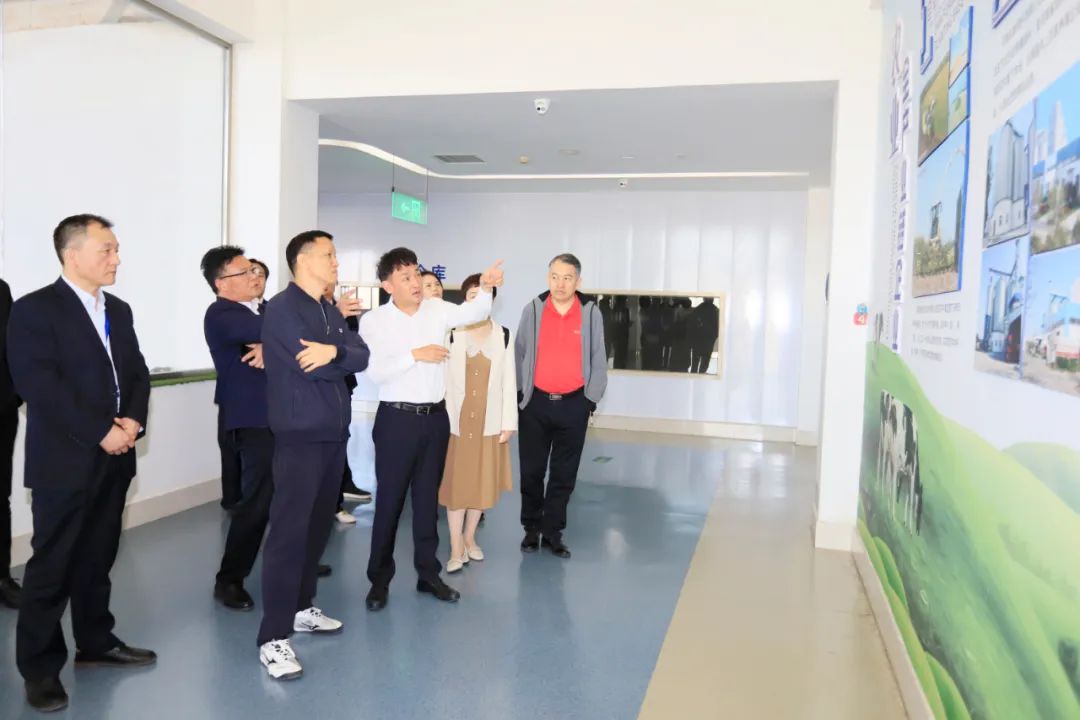 花花牛| 省農(nóng)投集團董事長李曉寰一行蒞臨花花牛調(diào)研指導工作