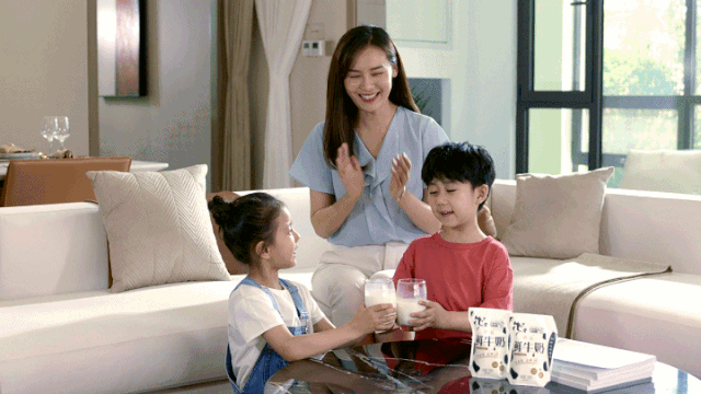 快訊丨河南省人民政府副省長武國定蒞臨花花牛乳業(yè)集團(tuán)瑞亞牧業(yè)調(diào)研奶源基地建設(shè)情況