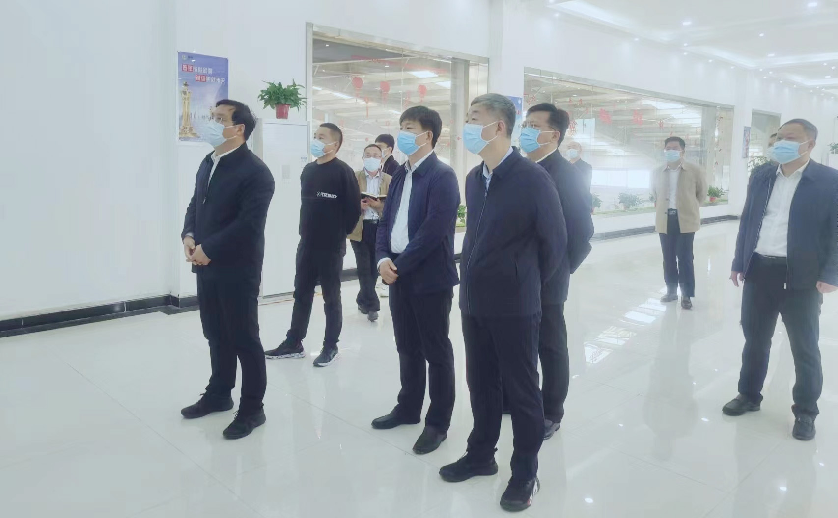 駐馬店市委副書記、市長李躍勇一行 蒞臨花花牛乳業(yè)集團新蔡豫信瑞亞牧場調研