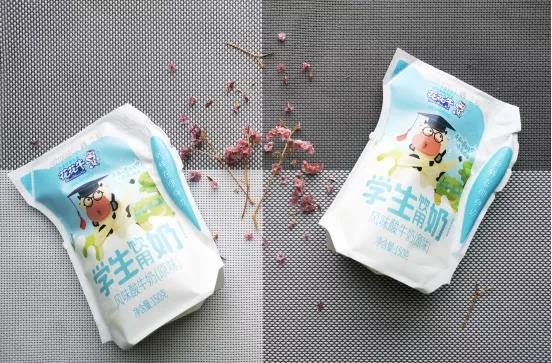 花花牛首款愛克林低溫學(xué)生飲用酸牛奶上市啦?。?！