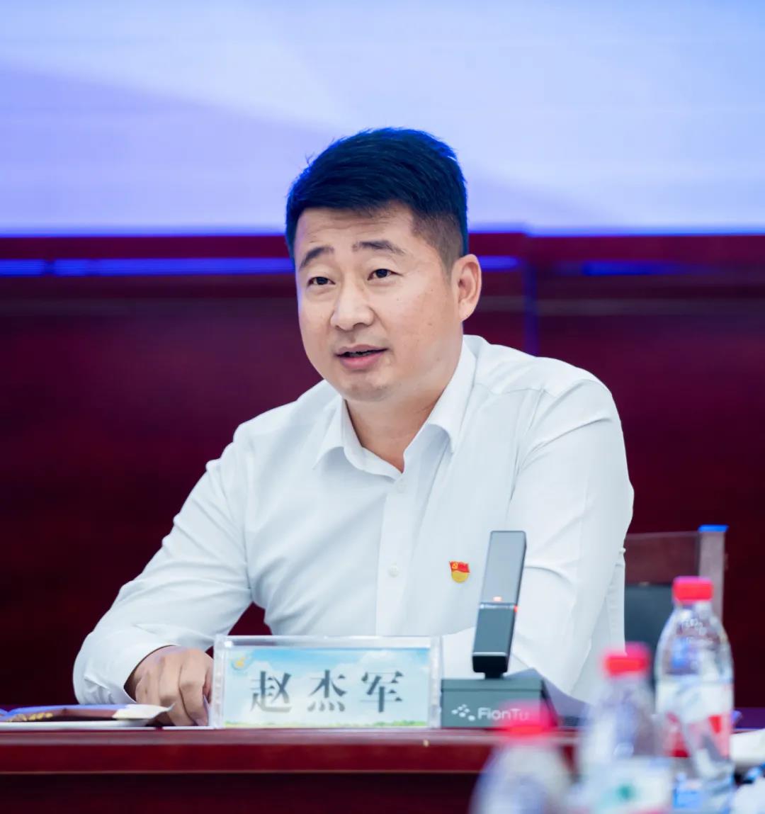 花花牛| 蘭考縣人民政府與蒙牛、花花牛達(dá)成戰(zhàn)略合作 助力河南奶業(yè)高質(zhì)量發(fā)展