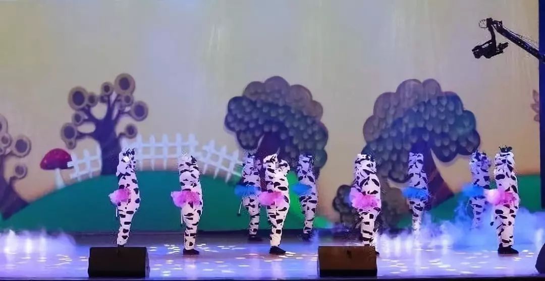 “贏在2019”，花花牛乳業(yè)集團2019年新春晚會盛大開幕