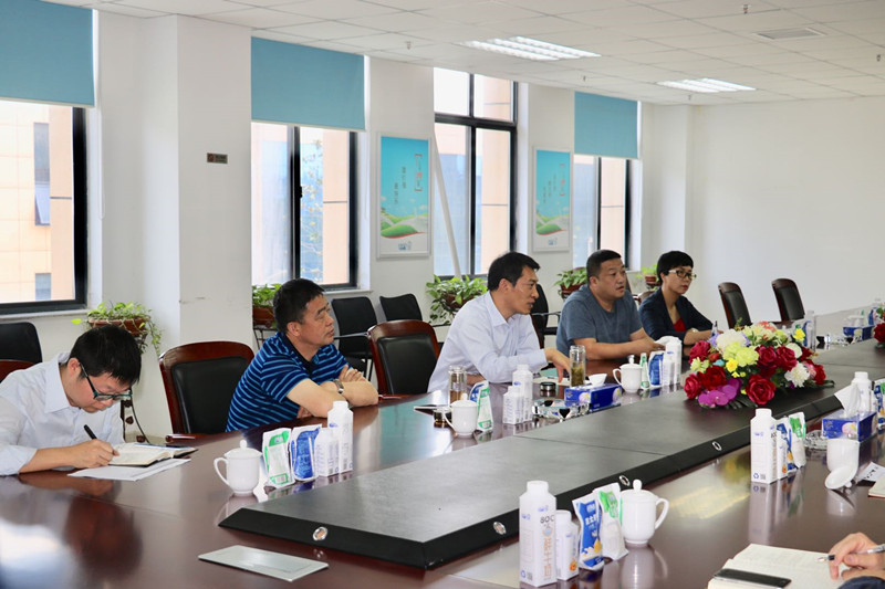 二七區(qū)張超副區(qū)長(zhǎng)蒞臨花花牛公司 調(diào)研指導(dǎo)工作