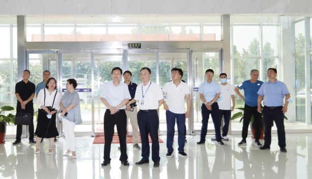 快訊|鄭州市二七區(qū)委副書記、區(qū)長虎榮鑫蒞臨河南花花牛乳業(yè)集團調研